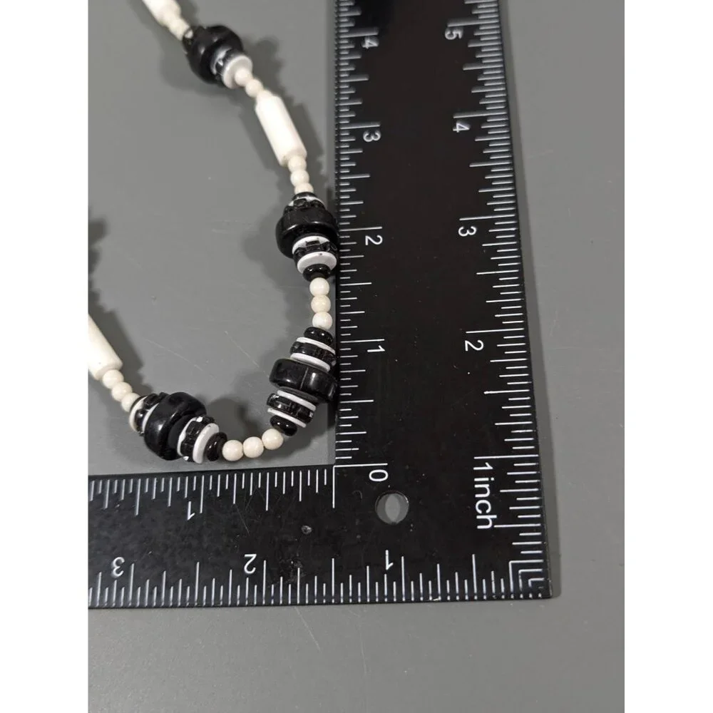Vintage Black White Lucite Bead Choker Necklace Mid Century MOD‎ 16